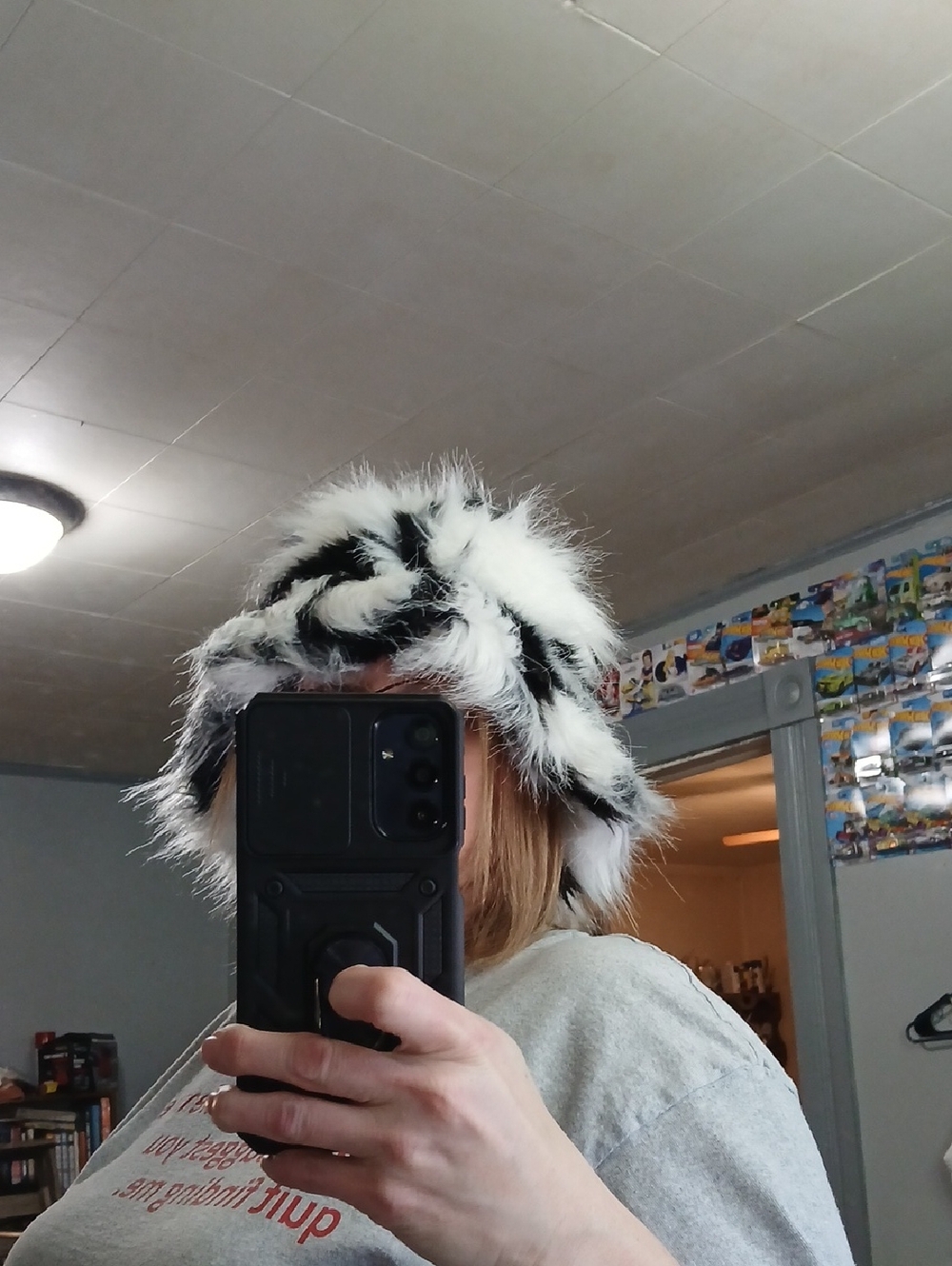 Women's Black & White Faux Fur Bucket Hat - Cozy Winter Accessory